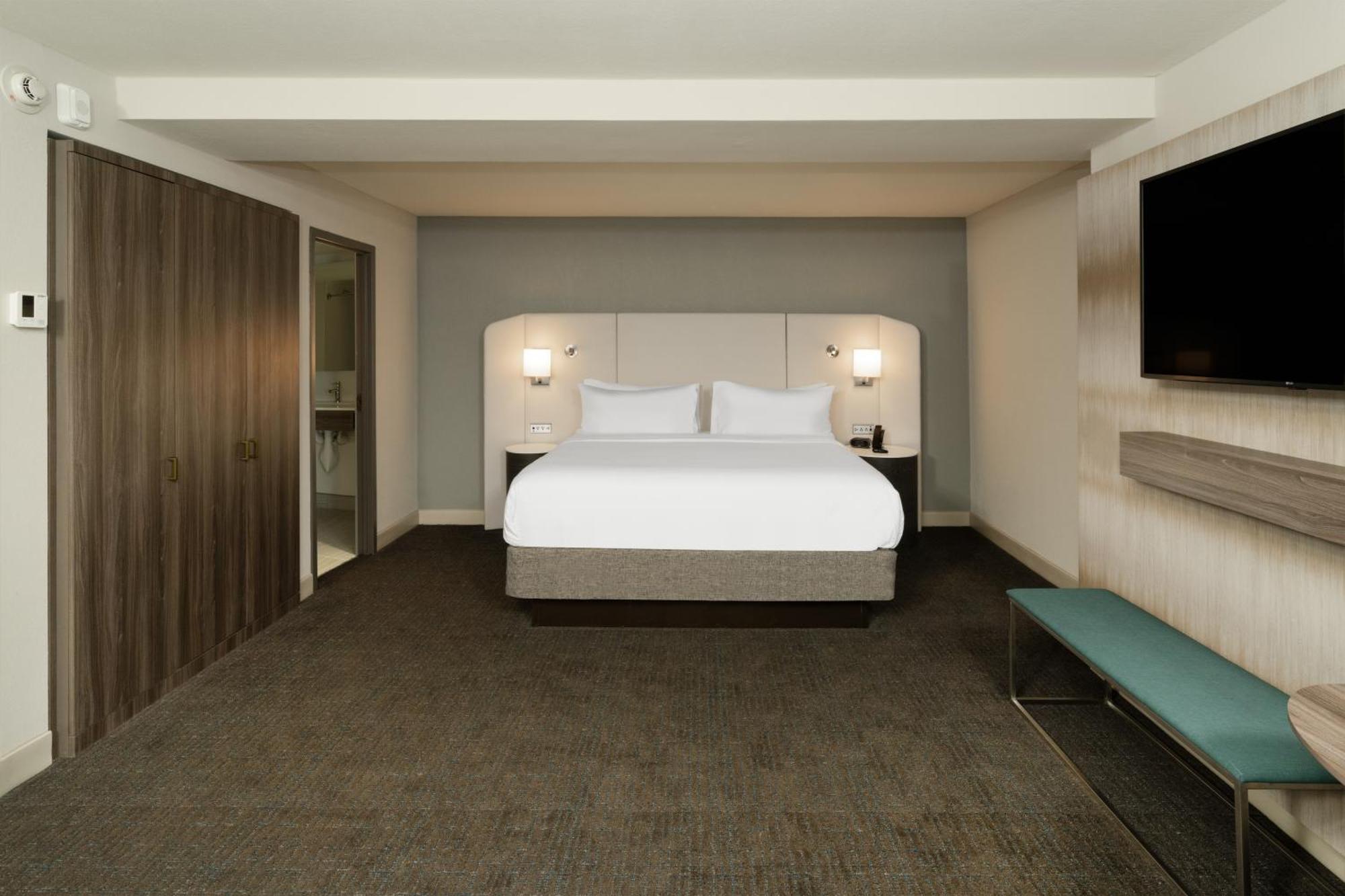 Отель Crowne Plaza Atlanta Ne - Норкросс Экстерьер фото